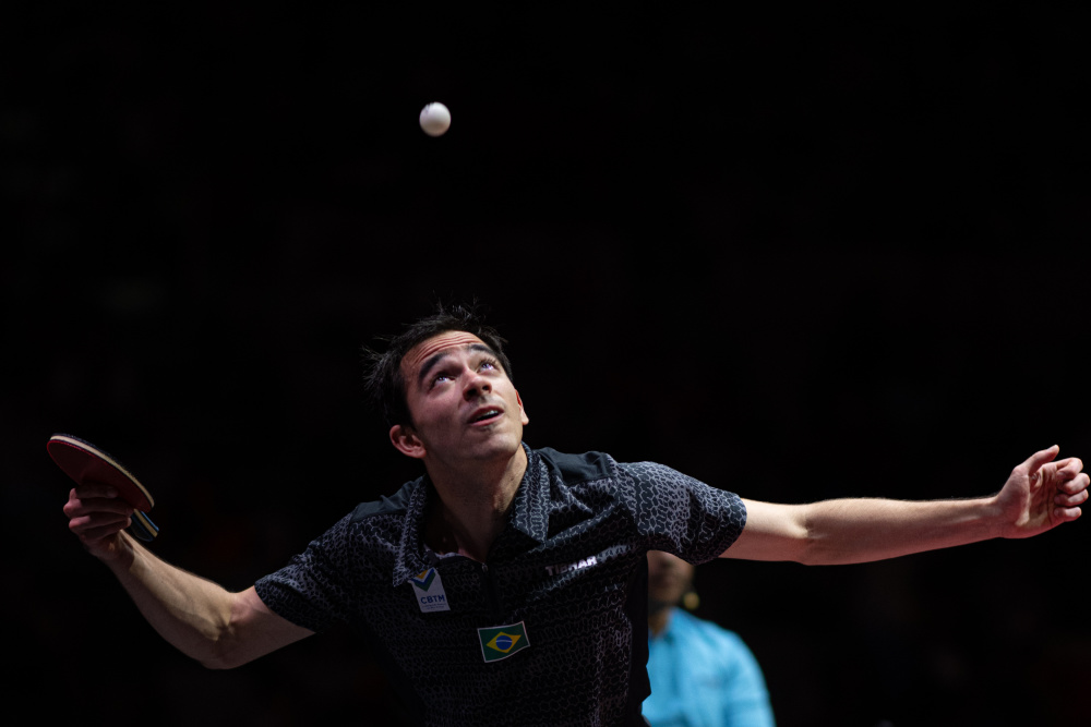 中场球员是 中场球员是