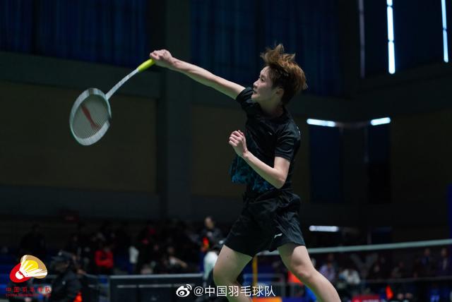 一再拖延并 一再拖延并